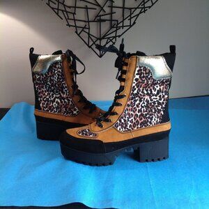 EUC Bamboo Powerful Leopard Print Combat Platform Boots 9